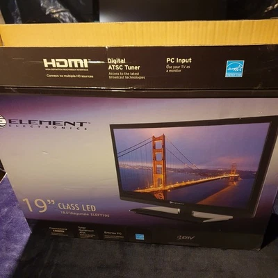 Element ELEFT195 19''HD Digital LED TV Nice/Clean Pre-owned Complete In Box View - Image 1 of 4