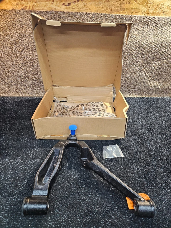 CARQUEST 820-94975B 控制臂和球接头组件适用于 99-04 GMC Sierra 2500 — 第 1/4 张图片