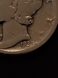 1935 Philadelphia Mint Silver Mercury Dime - Picture 1 of 3