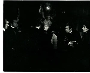 Hands of the Ripper 1972 Hammer #0587 Dora Bryan británica - Imagen 1 de 2