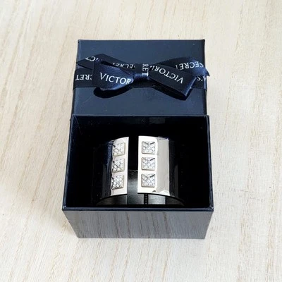 VICTORIA'S SECRET GOLDTONE RHINESTONE HINGED BRACELET NEW IN GIFT BOX NIB - Image 1 of 2