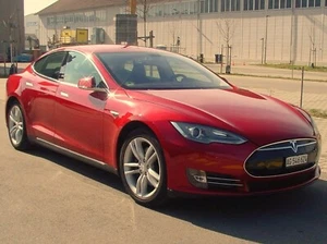KOSTENLOSE Elektromobilität mit NEUER BATTERIE und Garantie mit TESLA Model S 85 - Bild 1 von 16