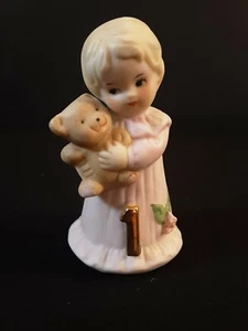 Figurina Enesco Crescere Compleanno Bambina Età 1 Capelli Biondi - Foto 1 di 6