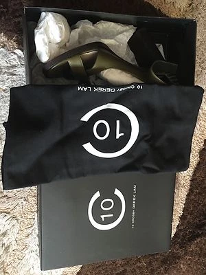 Sandalia 10 Crosby DEREK LAM Verde Ejército Estampado Serpiente - Talla 10M Foto 1 de 3