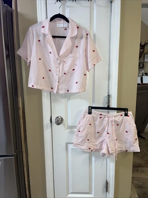 CYNTHIA ROWLEY Pijama Corto Bordado Fresa CONJUNTO en Rosa/Rojo Talla Mediana Foto 1 de 4