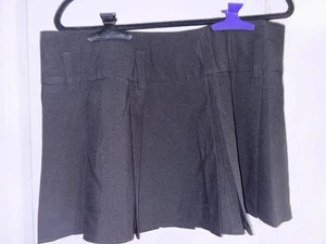 Essence Pleated Mini Skirt Size New Without Tags - Picture 1 of 3