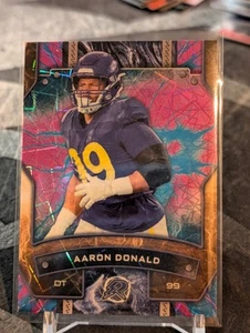 Aaron Donald 2024 topps Resurgence Pink and Sky Blue Shock Los Angeles Rams - Bild 1 von 2