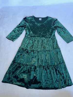 Vestido de férias Wonder Nation veludo verde esmagado com babado em camadas Grande 10-12 - Imagem 1 de 4