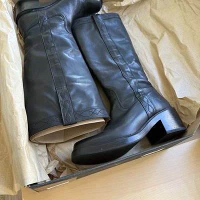 Botas Frye Kate Pull On Talla 9.5 Cuero Negro Excelentes con Caja Usadas Una Vez Foto 1 de 4