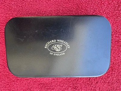 Caixa de mosca Richard Wheatley Inglaterra 6”x3,5” alumínio vintage estojo de pesca com mosca - Imagem 1 de 4