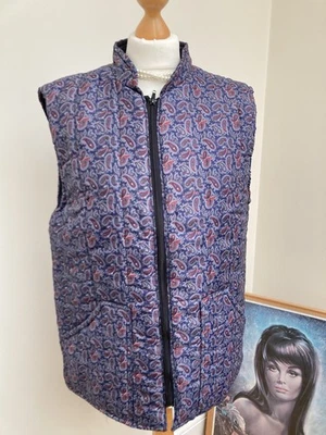 Vintage Women's Gilet Body Warmer- Size Medium - Blue Paisley Pattern Good Cond - Image 1 of 4