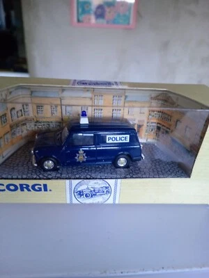 1/43   MORRIS MINI VAN POLICE CORGI CLASSIC - Photo 1/4