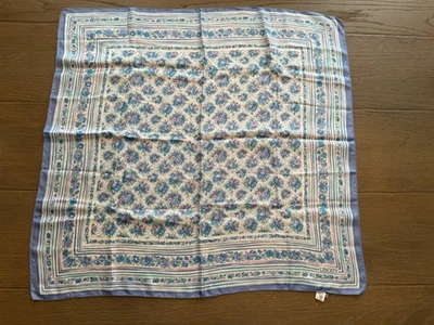 "Bufanda Liberty of London 100 % seda - estampado floral vintage 22"" cuadrado azul y rosa" Foto 1 de 4