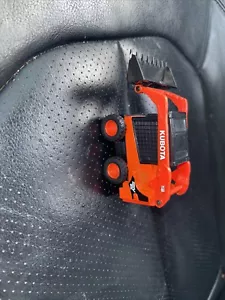 Pull Back Action Kubota SSV65 Skid Loader Diecast - Picture 1 of 3