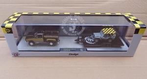 M2 Machines 1:64 scale - Auto-Haulers Release 81 - 1978 Dodge Warlock 1944 Jeep - Picture 1 of 14