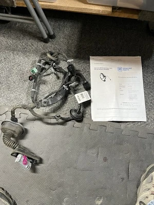 Genuine Gm Drivers Rear Door Wiring Harness #84290996 - Image 1 of 4
