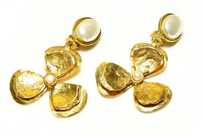 Pendientes Flor de la Suerte Perla Chapada en Oro Sylvia Toledano Foto 1 de 3