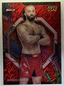 2024 Topps Finest UFC - Common Roman Dolidze #2 refractor de brillo rojo - Imagen 1 de 2
