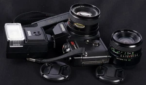 Kit de película mecánica Konica Autoreflex TC 35 mm SLR c/w 50/1,7 y 28/2,8 PE-200S - Imagen 1 de 14