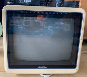 Vintage 1984 Quasar Color TV WP2145XH Retro Gaming Cube Yellow Mini CRT - Picture 1 of 5