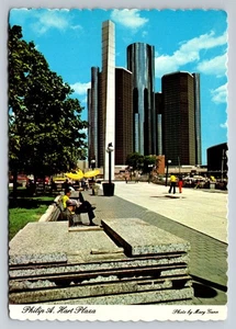 Vintage Philip A. Hart Plaza Detroit photochrome Postkarte Dexter - Bild 1 von 2