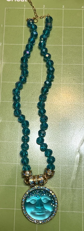 Collar Kirk’s Folly Luna Azul Con Cuentas de Vidrio Nuevo Sin Etiquetas Foto 1 de 3