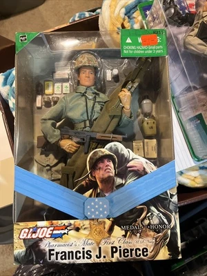GI JOE UN VERDADERO HÉROE AMERICANO MEDALLA DE HONOR RECEPTOR FRANCISCO J. PIERCE Foto 1 de 2