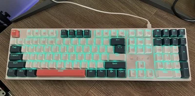 Redragon K668 RGB Gaming Keyboard, 104 Keys + Extra 4 Hotkeys, Red Switches - Image 1 of 4