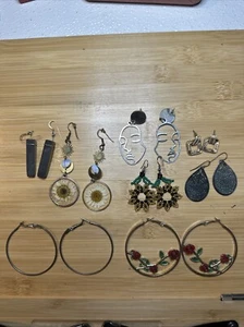 Earrings Vintage Jewelry Lot 8 Pair Various Materials Colors - Picture 1 of 9