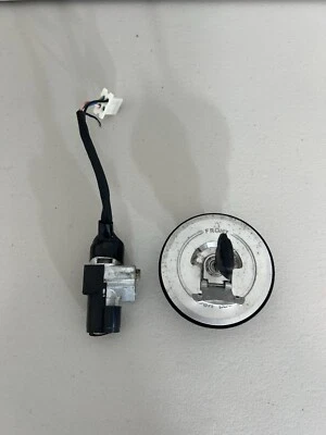 14 15 2014 2015 Honda Grom MSX 125 Juego de llaves de bloqueo de encendido tanque de gasolina OEM Foto 1 de 4