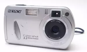 Appareil photo numérique Sony DSC-P32 3,2 mégapixels Smart Zoom *PAS DE ZOOM* - Photo 1 sur 9