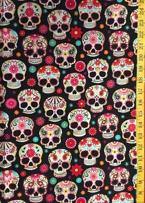 Calaveras de azúcar Tesoros atemporales día de los muertos calaveras flores  Foto 1 de 4