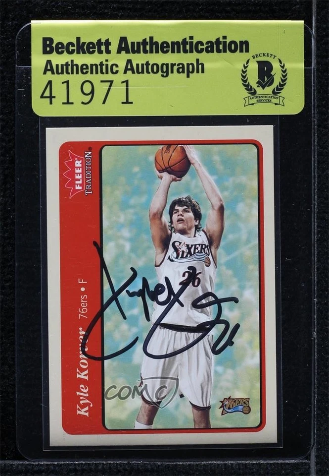 BAS 2004-05 Fleer Tradition Kyle Korver #82 Sello de Autenticidad Automático Foto 1 de 2