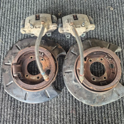 EF / EL Falcon Handbrake Assembly`s & Calipers, Suits diff conversions Foto 1 de 4