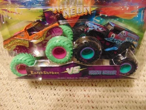NITRO NEON 2023 SPIN MASTER Monster Jam 2-Pack GRAVE DIGGER & EARTH SHAKER - Bild 1 von 7