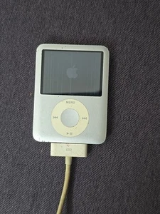 Apple iPod Nano 3rd Generation Silver (4 GB) - For Parts Only With Charger Cord - Picture 1 of 16
