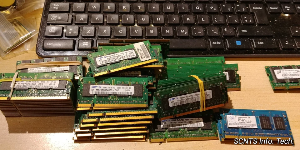 🔥🔥 SAMSUNG 1GB M470T2864QZ3-CF7 PC2-6400S-666-12-A3 LAPTOP MEMORY RAM  - Image 1 of 1