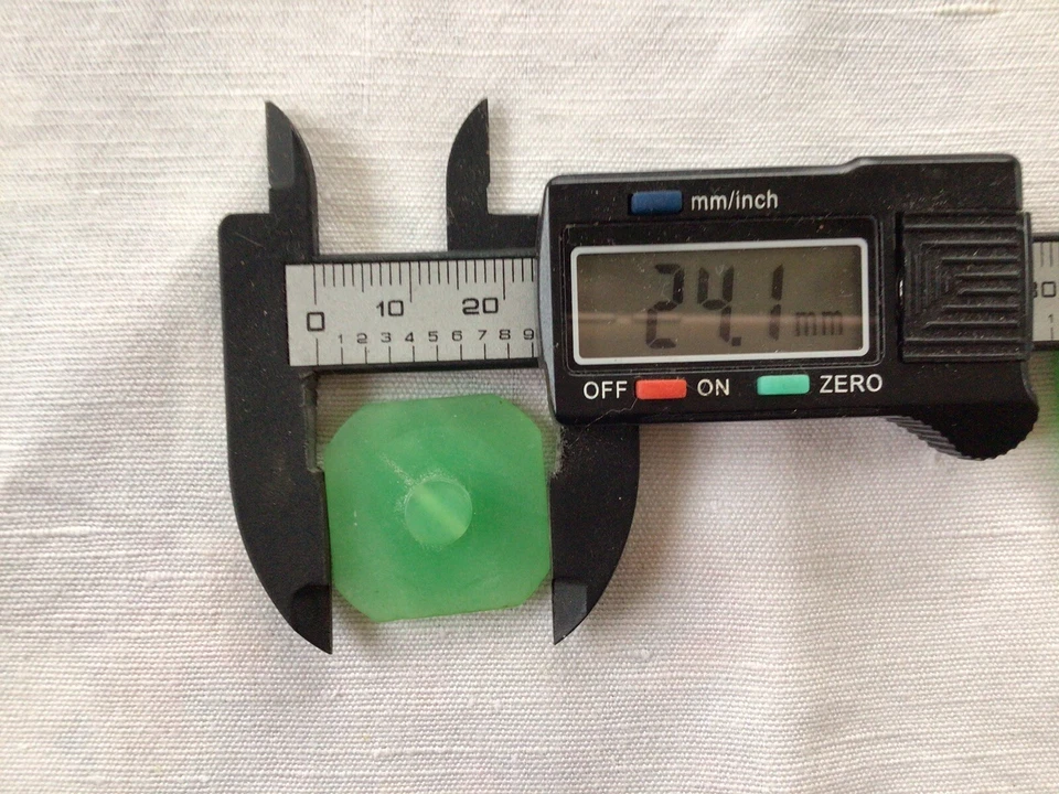 Green Square ￼Buttons X 5  24.1 mm New Condition - Image 1 of 3