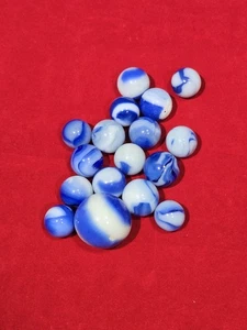 Canicas remolino vintage ALLEY ÁGATE azul blanco (17 piezas) lote 1 tirador, varios tamaños - Imagen 1 de 12