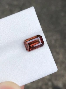 2,90 Ct Eccezionale Colore Rosso Marrone Zircone Naturale Sri Lanka Gemma - Foto 1 di 7