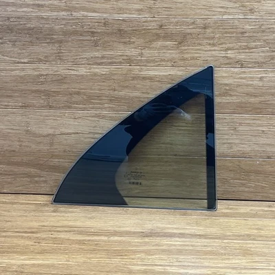 2014-2017 Mercedes S550 W222 Rear Right Side Door Vent Window Glass OEM - Image 1 of 4