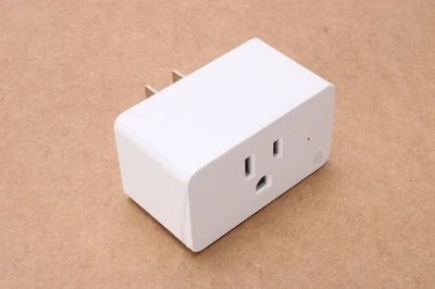GE Cync CPLGSTDBLW1 Indoor Smart Plug - Fair Condition - Image 1 of 4