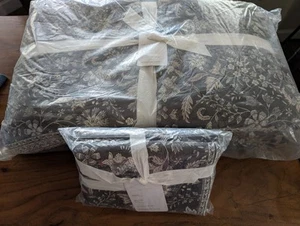 POTTERY BARN Bette Handcrafted Reversible Quilt-Queen+ 1 Euro Sham-Neutral-NWT - Picture 1 of 5