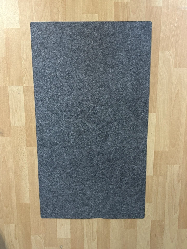 IKEA BRYTAREN Schreibunterlage Filz dunkelgrau 90x50 cm - Bild 1 von 3