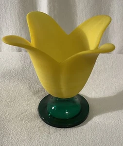Studio Nova Vaso Tulipano in Vetro Giallo Smerigliato con Base a Piedistallo Verde - Foto 1 di 6
