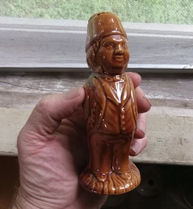 DE 1870 ROCKINGHAM POTTERY HOMBRE CON SOMBRERO FEZ FIGURA SALERO MUY ESCASO - Imagen 1 de 9