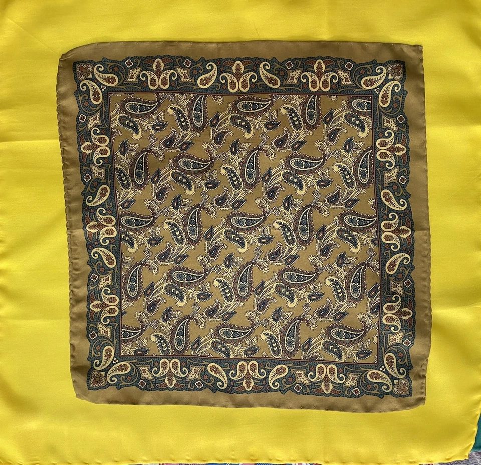 Pañuelo de bolsillo de bronce Nazareno Gabrielli 12”. Mano M en Italia. Ec Foto 1 de 4