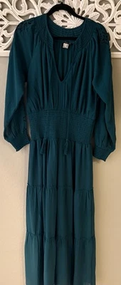 ¡NUEVO! VESTIDO MAXI VENUS VERDE ESMERALDA CUELLO EN V GRADAS MANGA LARGA Foto 1 de 4