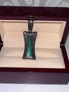 Lia Sophia "Greek Isle " Faceted Green Insert Antiqued Silver Tone Metal Pendant - Picture 1 of 4