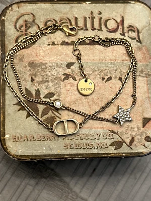 Pulsera DIOR "CD" Estrella Dorada REBAJADA Foto 1 de 3